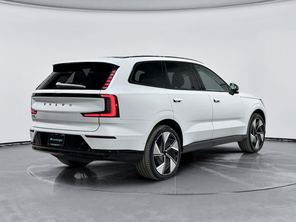 Used 2025 Volvo EX90 Plus image 3
