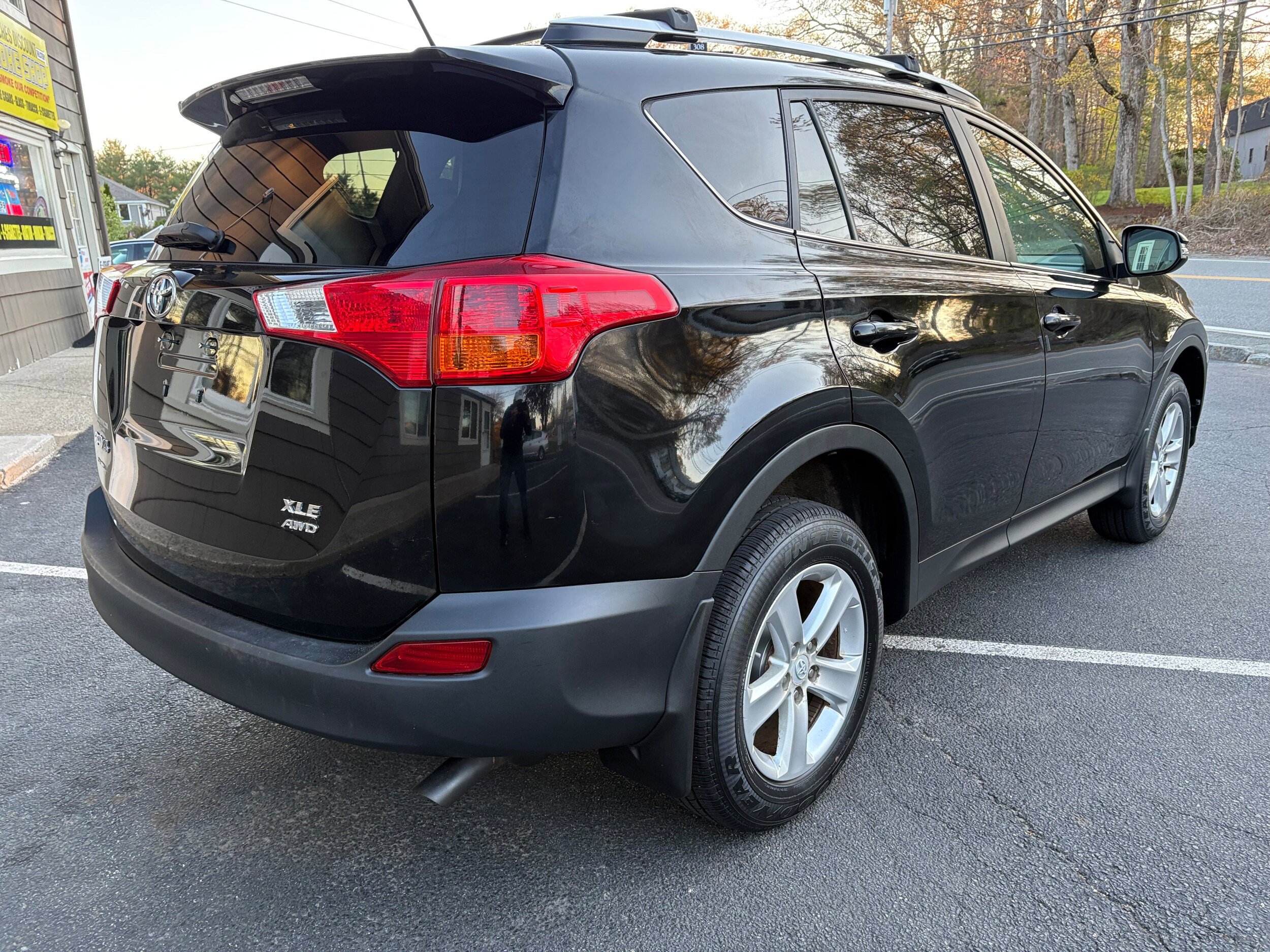 Used 2013 Toyota RAV4 XLE AWD/4WD image 5