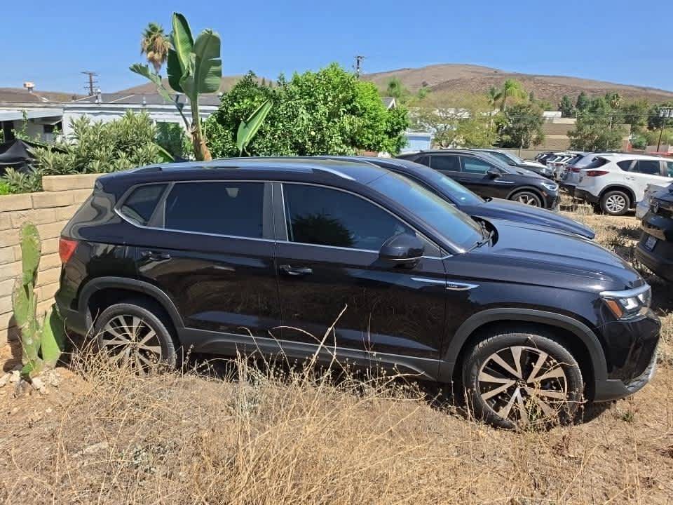 Used 2023 Volkswagen Taos SE FWD image 8