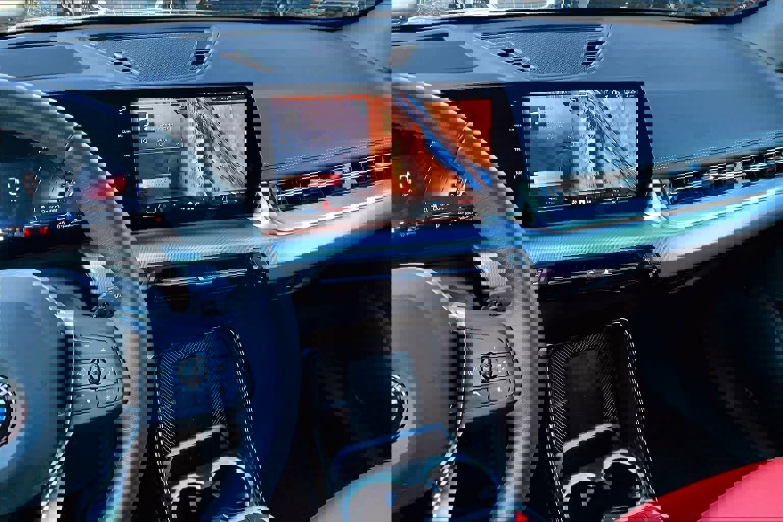 Certified 2025 BMW X1 xDrive28i w/ Technology Package image 6