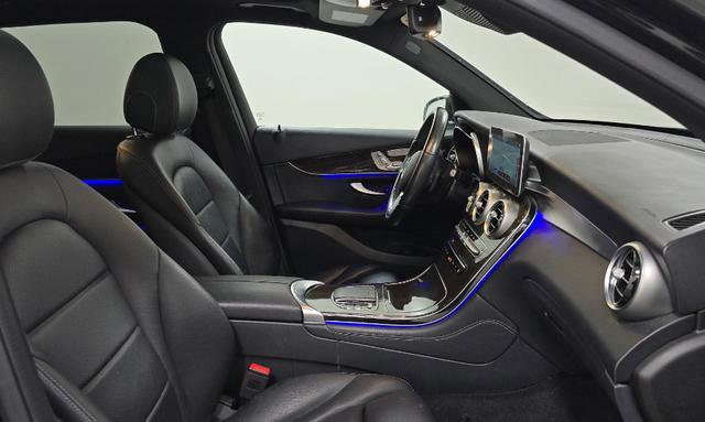 Used 2020 Mercedes-Benz GLC 300 4MATIC w/ Multimedia Package image 7