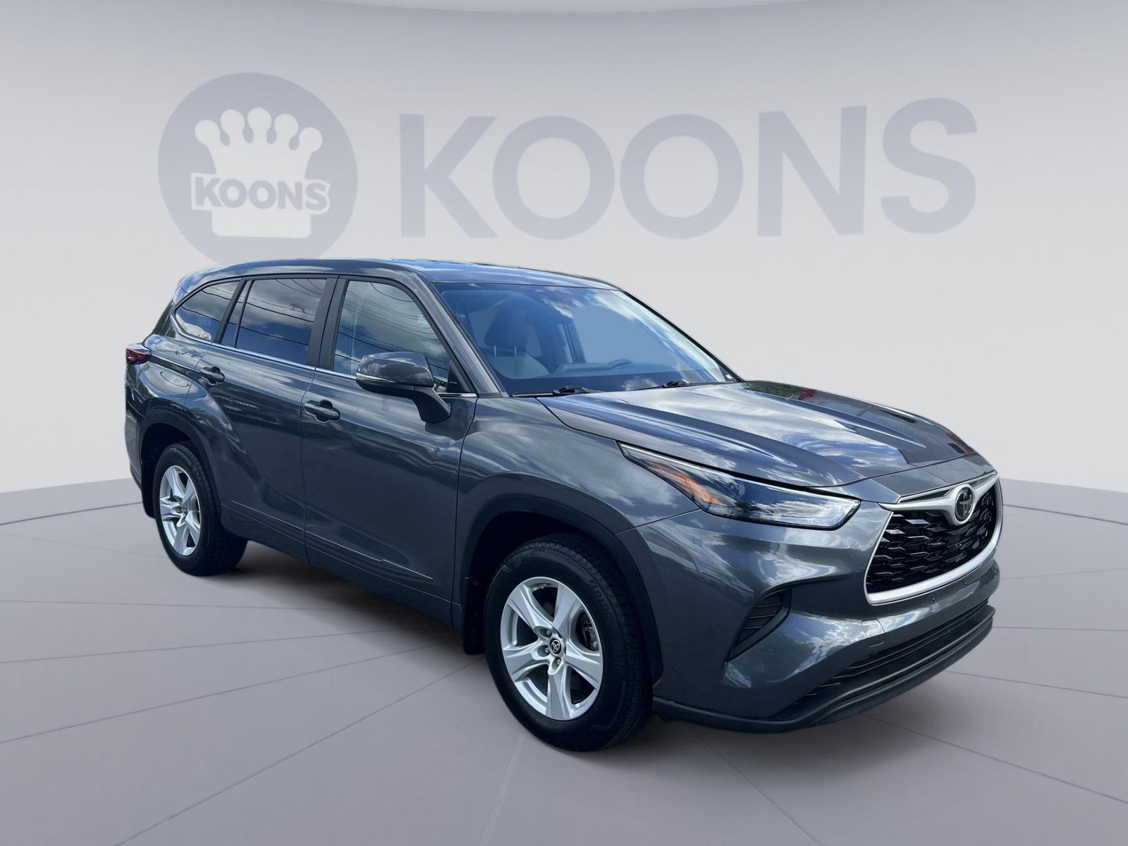 Used 2023 Toyota Highlander L AWD/4WD image 18