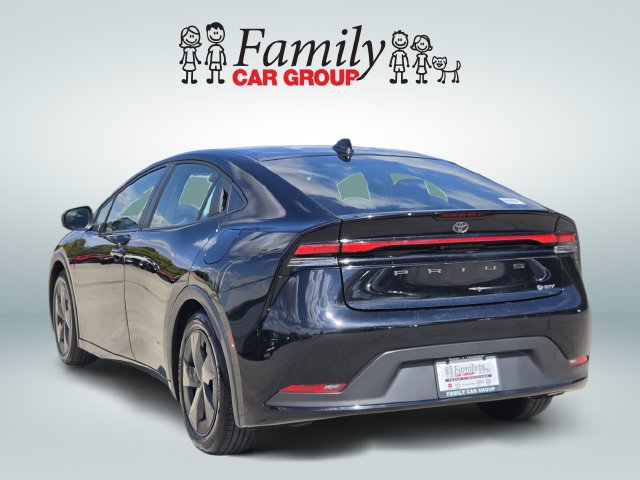 Used 2025 Toyota Prius LE FWD image 3