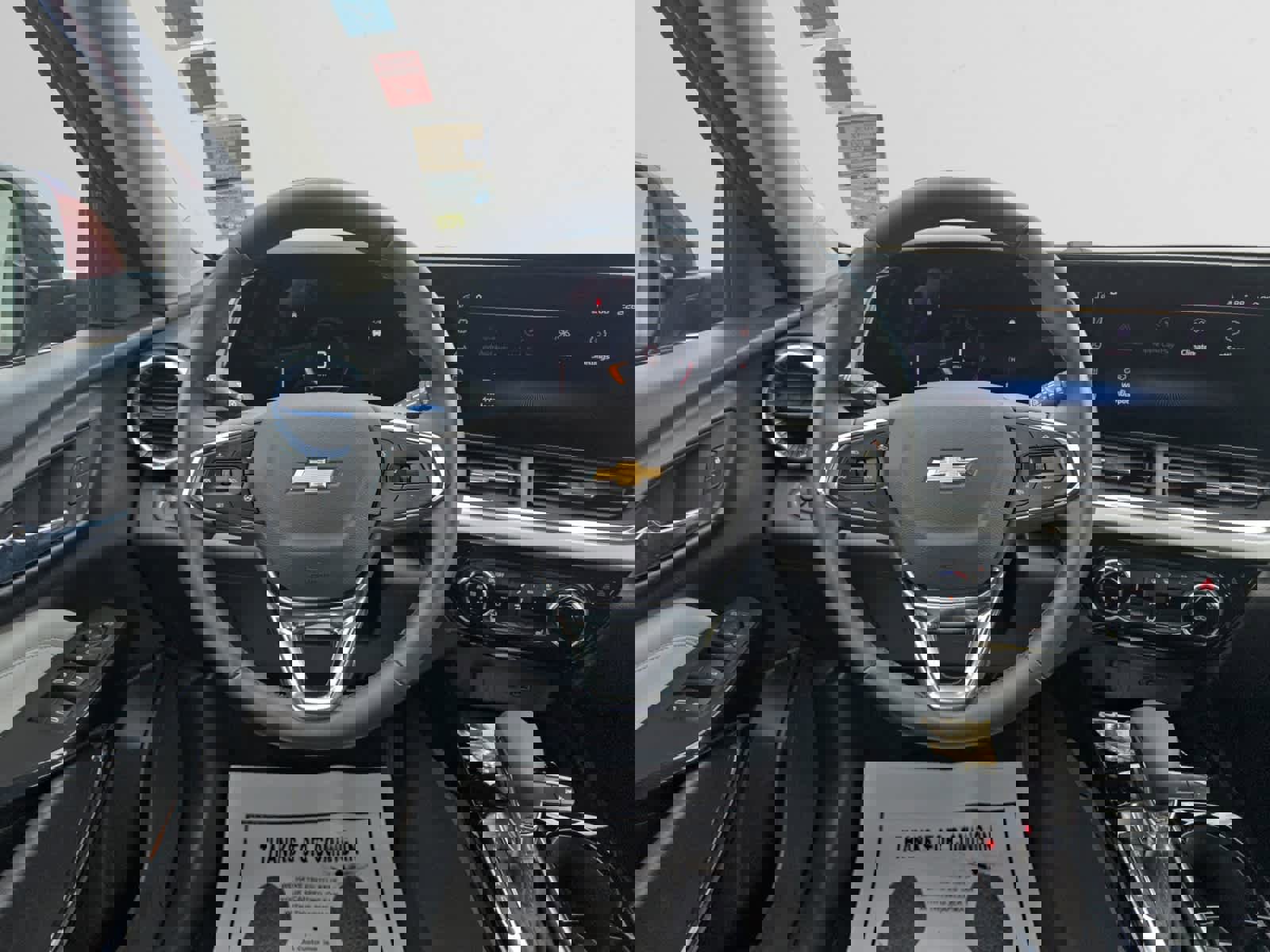 Used 2025 Chevrolet Trax LT w/ LT Convenience Package image 12