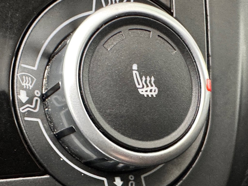 Used 2011 Volkswagen Tiguan S image 22