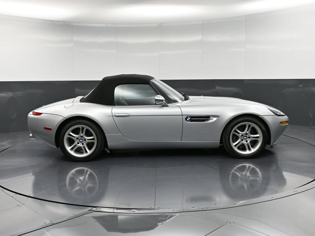 Used 2001 BMW Z8 RWD image 9