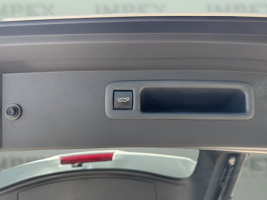 Used 2023 Toyota Highlander LE image 28