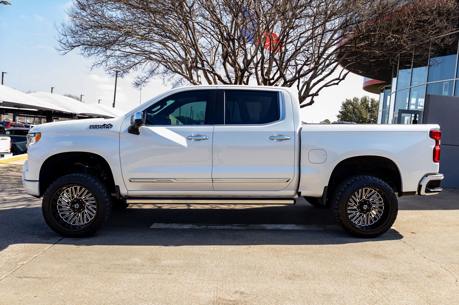 Used 2024 Chevrolet Silverado 1500 High Country w/ Technology Package AWD/4WD image 5