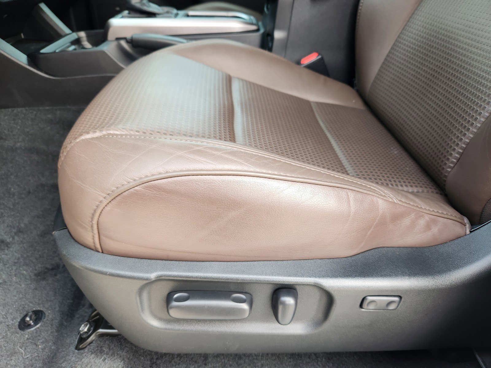 Used 2023 Toyota Tacoma Limited AWD/4WD image 22