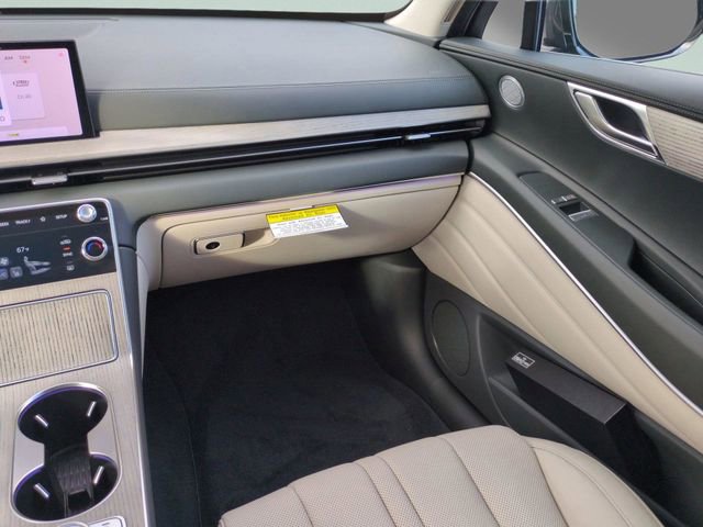 Certified 2025 Genesis GV80 2.5T Select AWD/4WD image 23