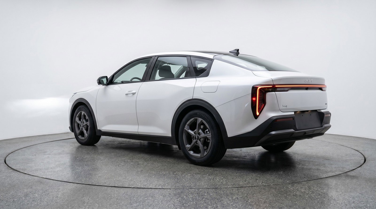 Used 2025 Kia K4 LXS FWD image 6