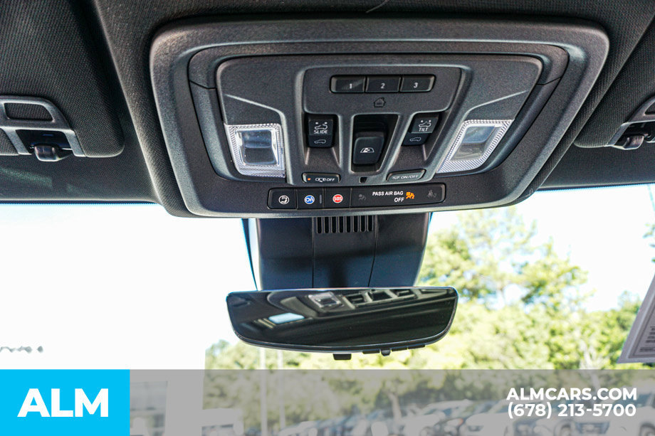 Used 2024 Chevrolet Silverado 1500 High Country w/ High Country Premium Package AWD/4WD image 34