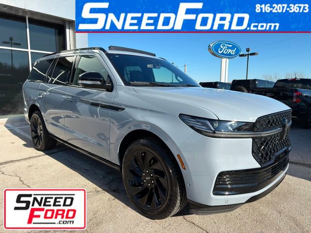 Used 2025 Lincoln Navigator Reserve w/ Jet Appearance Package