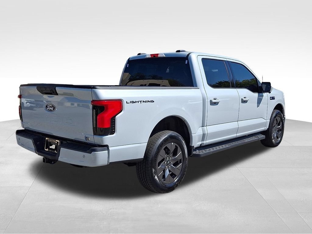 Used 2025 Ford F150 Lightning Flash AWD/4WD image 6