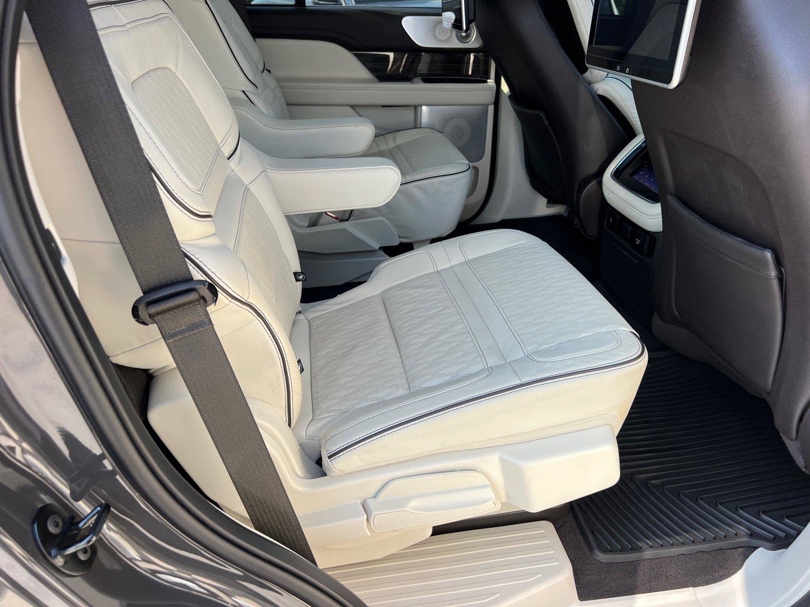 Used 2024 Lincoln Navigator Black Label AWD/4WD image 15