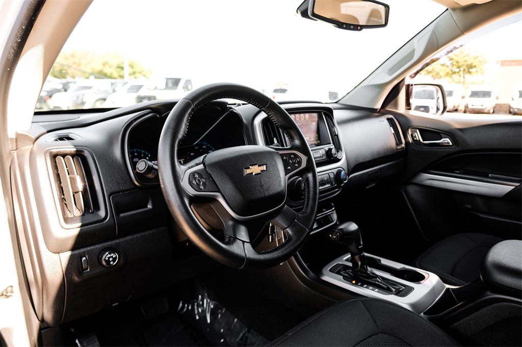 Used 2016 Chevrolet Colorado LT w/ LT Convenience Package image 2