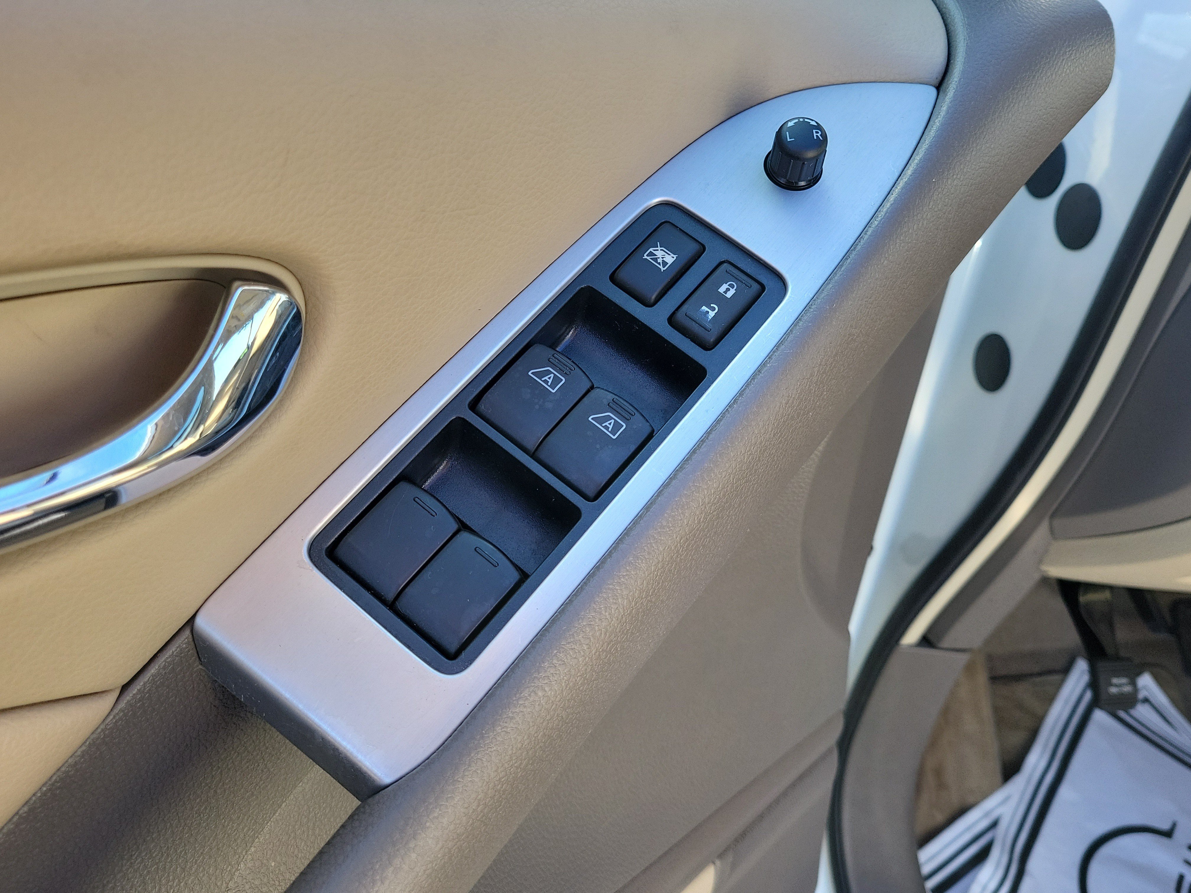 Used 2013 Nissan Murano SV FWD image 19
