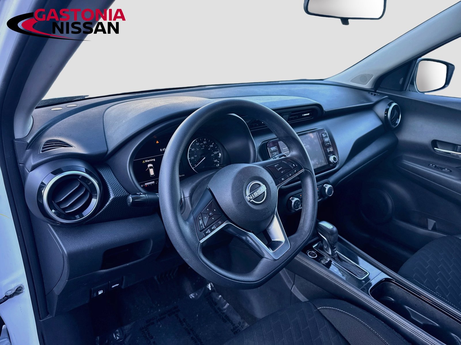 Used 2023 Nissan Kicks SV FWD image 11