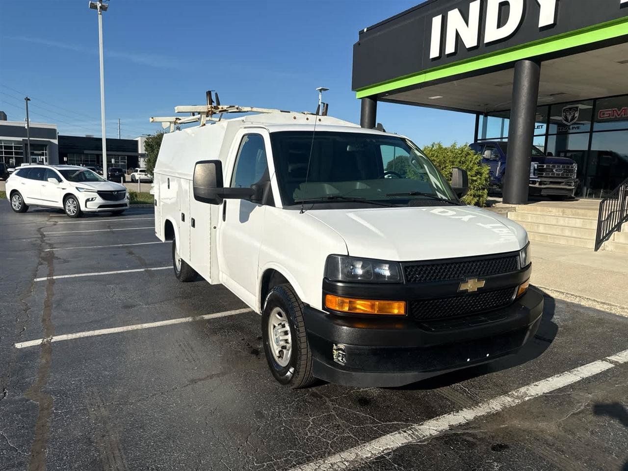 Used 2020 Chevrolet Express 3500 w/ Power Convenience Package RWD image 2