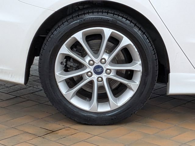 Used 2020 Ford Fusion SE image 11