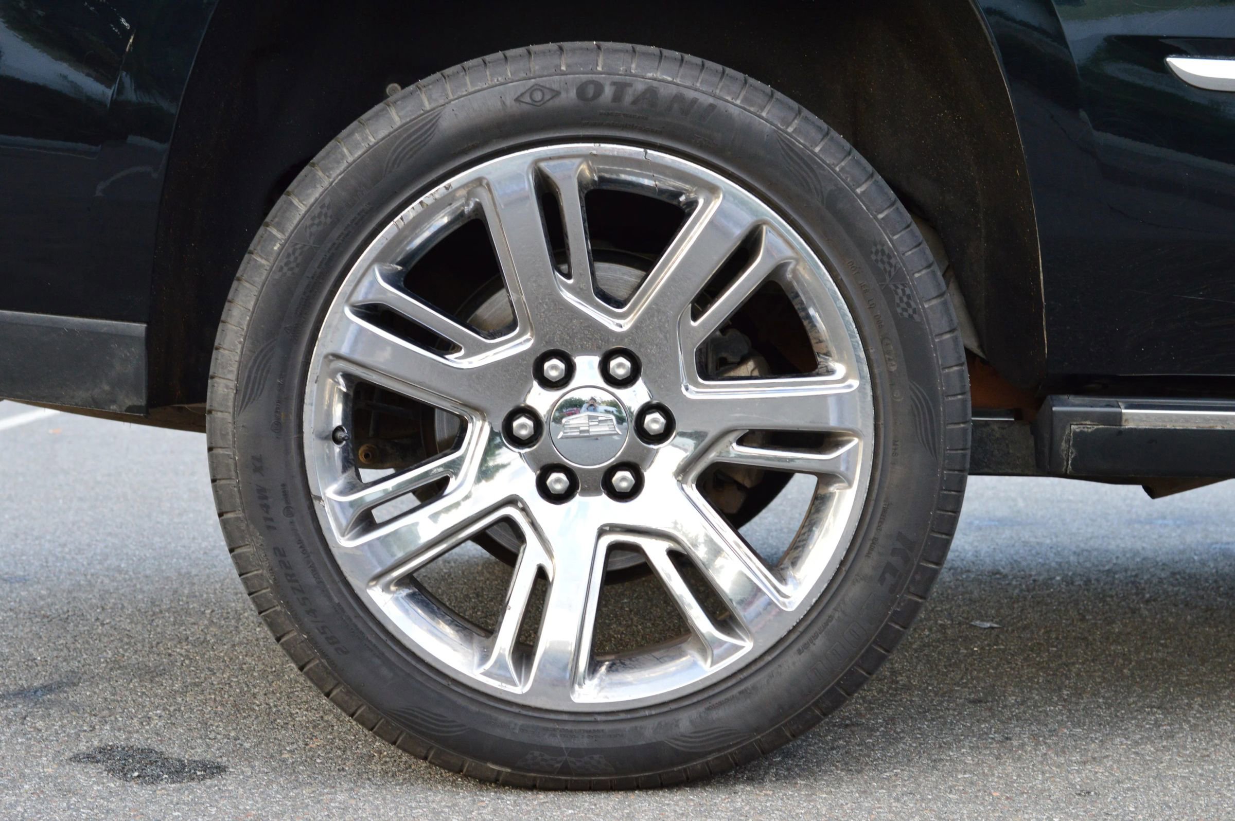 Used 2017 Cadillac Escalade Premium Luxury image 10