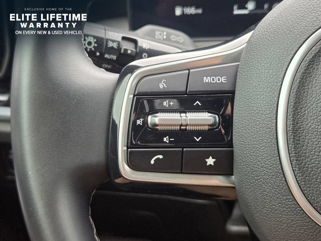 Certified 2025 Kia Sorento SX AWD/4WD image 26