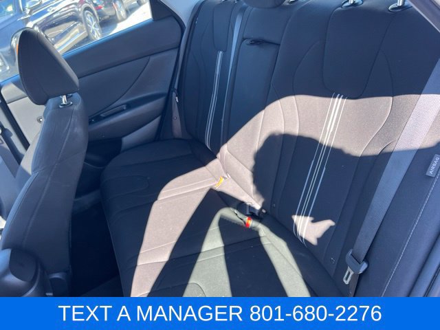 Used 2025 Hyundai Elantra SEL FWD image 35