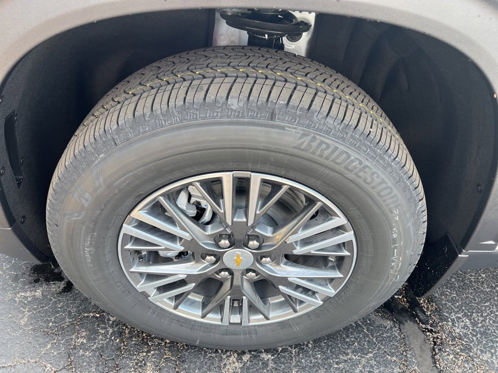 New 2026 Chevrolet Traverse LT w/ LPO, Floor Liner Package image 2