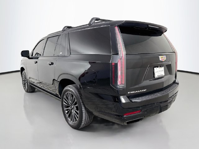 Used 2025 Cadillac Escalade ESV Sport Platinum AWD/4WD image 7