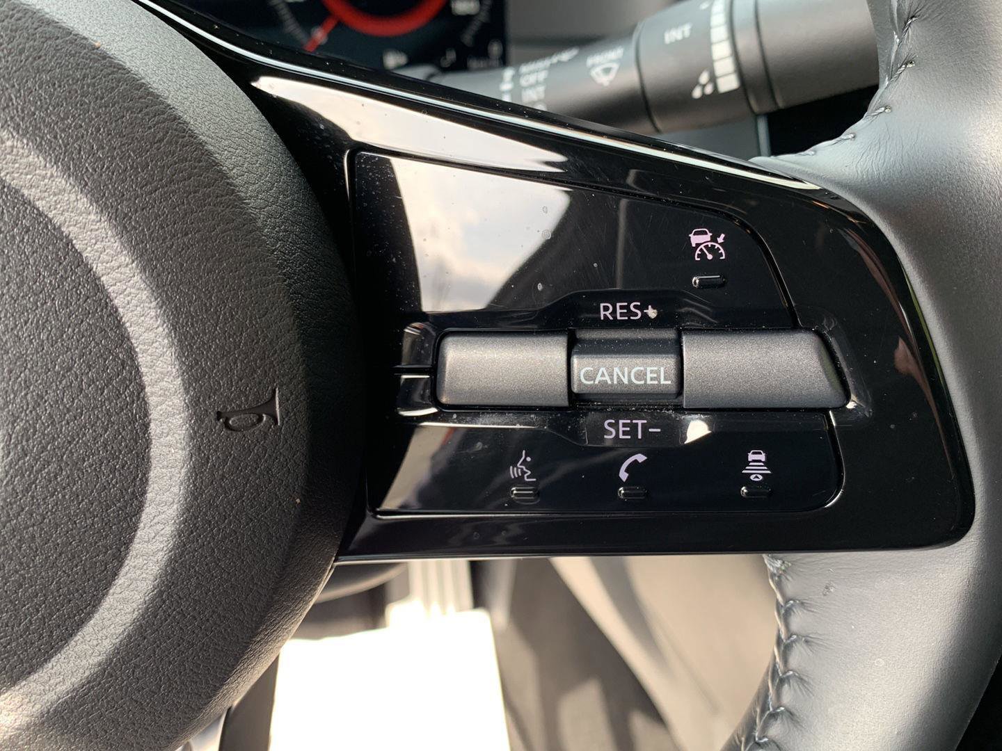 Certified 2024 Nissan Z Performance w/ Heritage Edition image 22