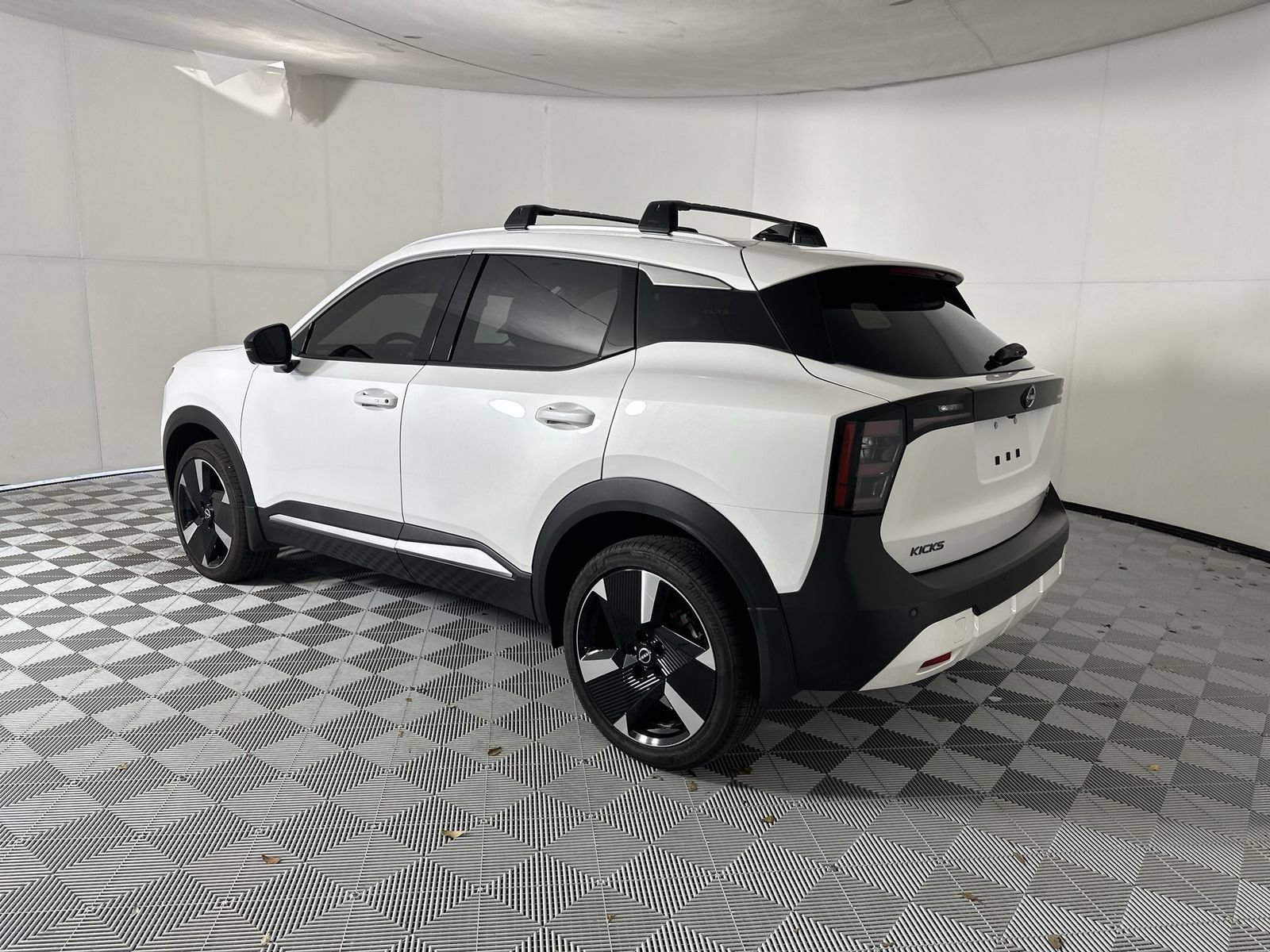 Certified 2026 Nissan Kicks SR w/ SR Premium Package FWD image 6