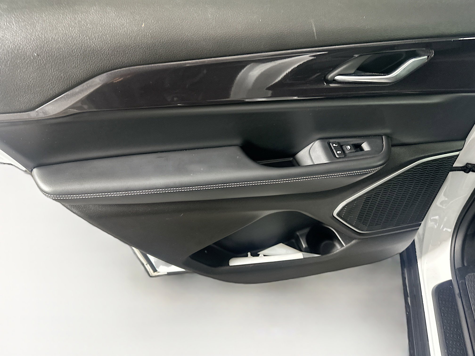 Used 2021 Jeep Grand Cherokee L Altitude image 24