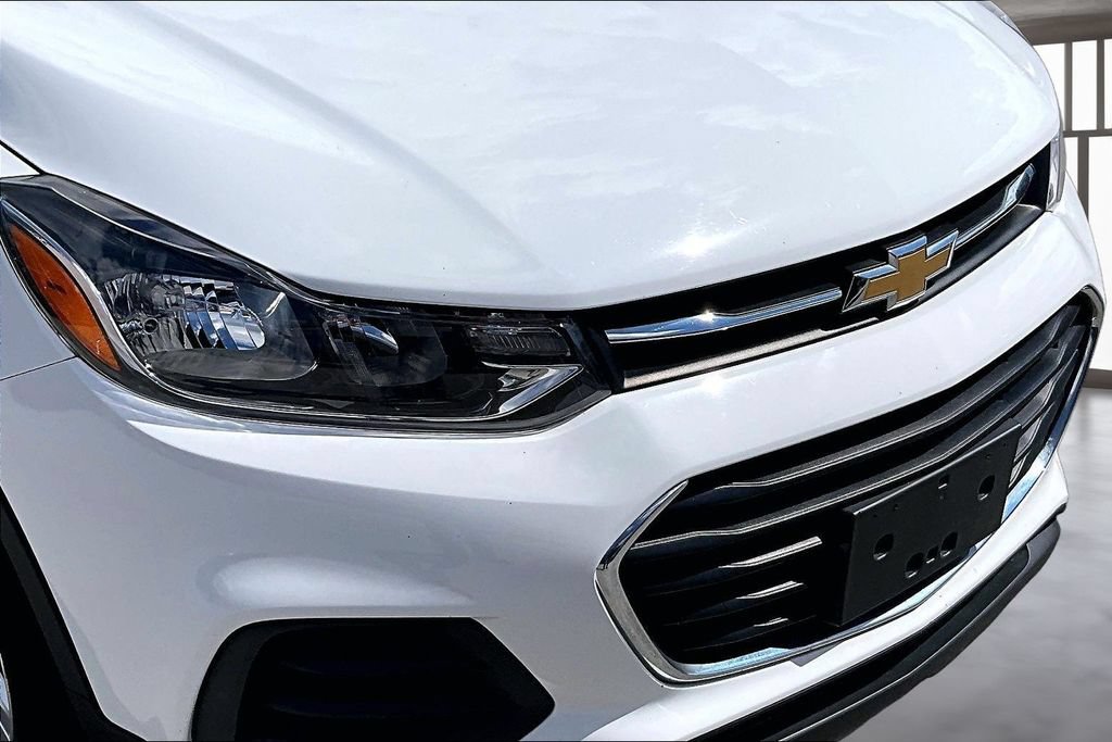 Used 2020 Chevrolet Trax LS FWD image 28