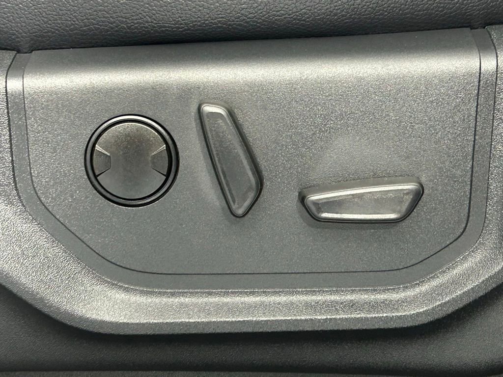 Used 2022 Ford F250 Lariat w/ Tremor Off-Road Package image 12