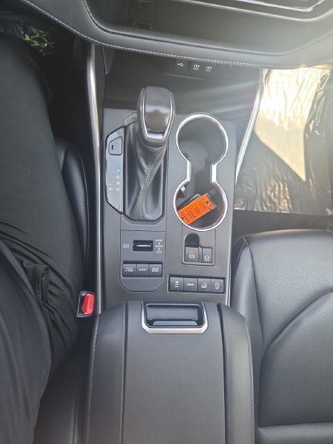Used 2021 Toyota Highlander XLE AWD/4WD image 27