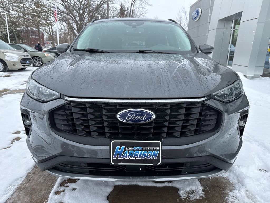 Used 2025 Ford Escape Platinum image 31