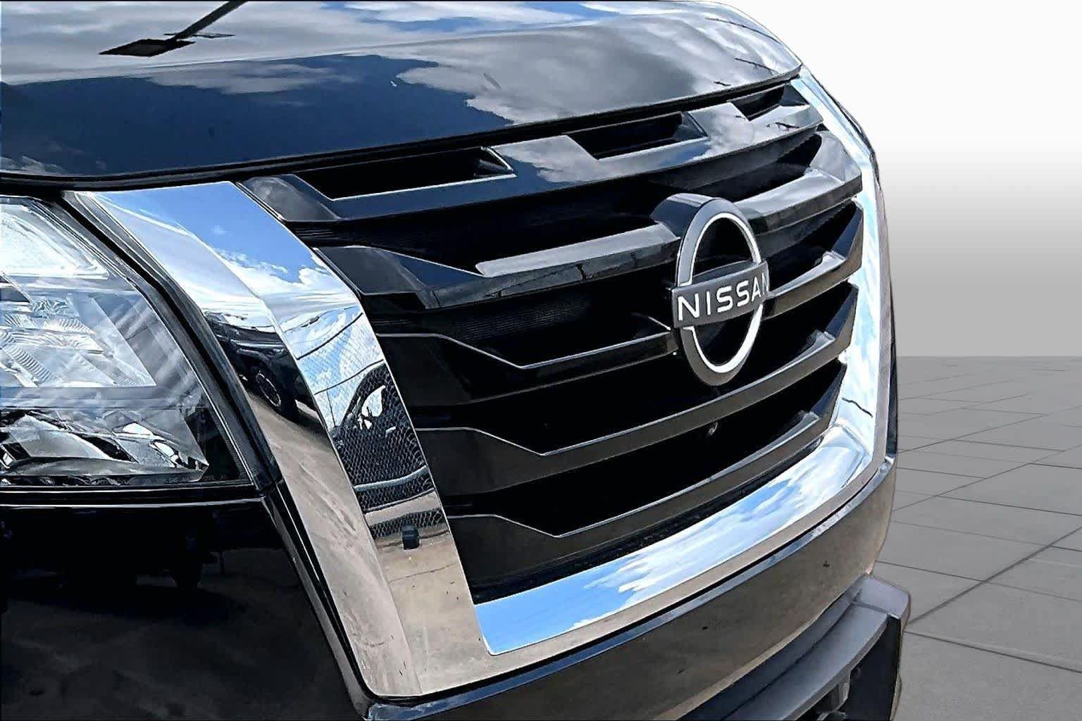 Used 2025 Nissan Pathfinder Platinum w/ Cargo Package FWD image 29