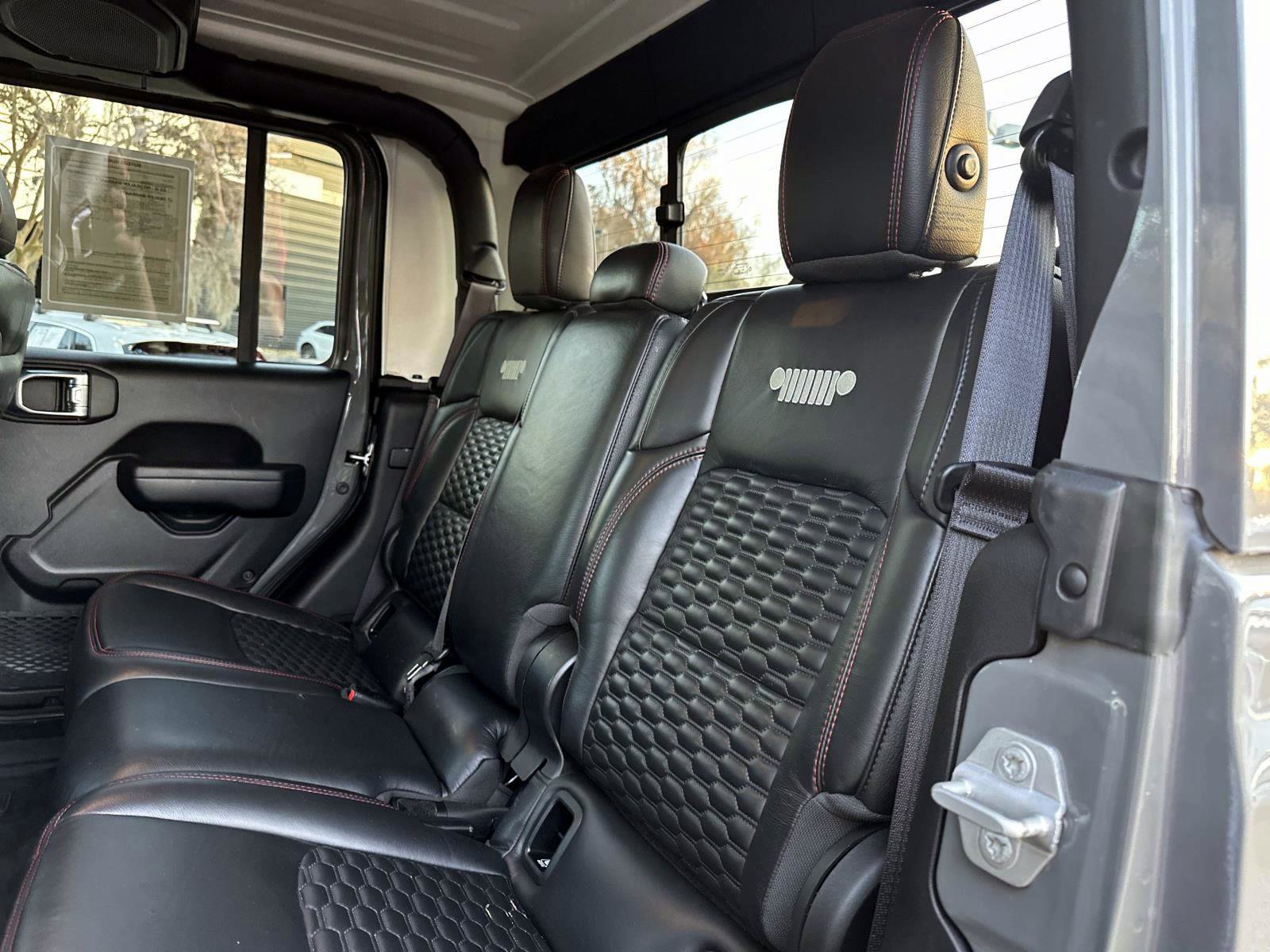 Used 2023 Jeep Gladiator Rubicon w/ LED Lighting Group image 12