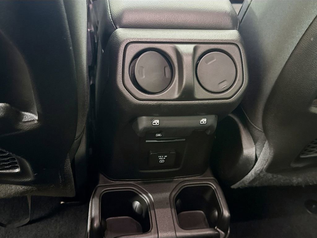 Used 2024 Jeep Gladiator Mojave w/ Technology Group AWD/4WD image 30