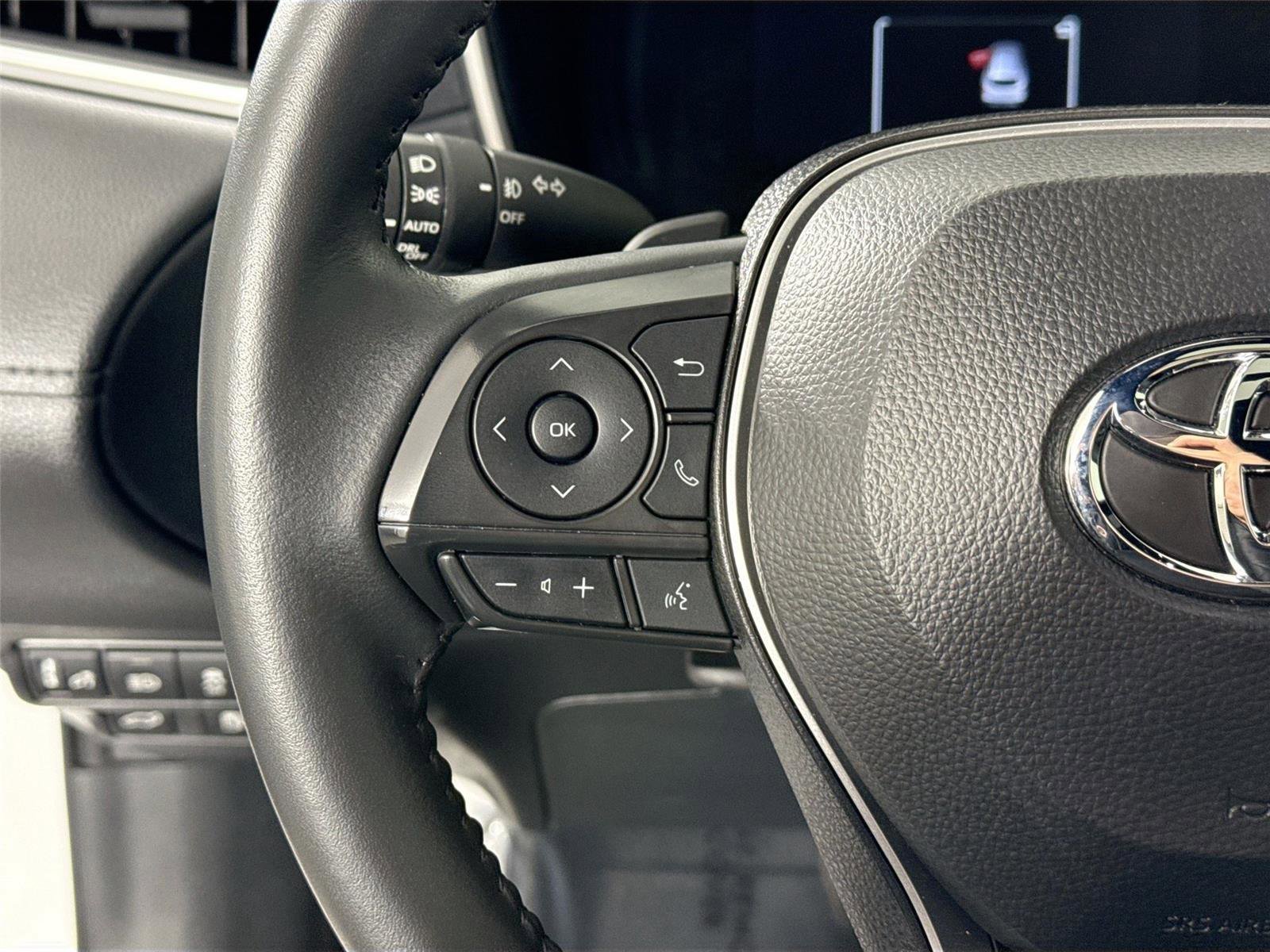 Used 2024 Toyota Corolla Cross XSE w/ Convenience Package image 18