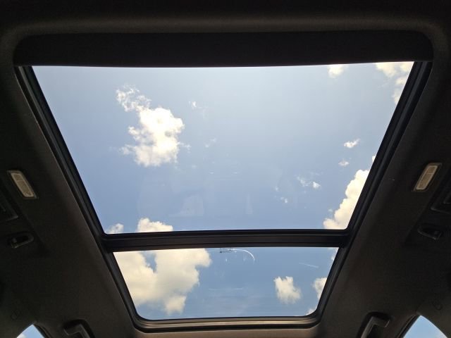 Used 2023 Chevrolet Tahoe Z71 w/ Luxury Package AWD/4WD image 43