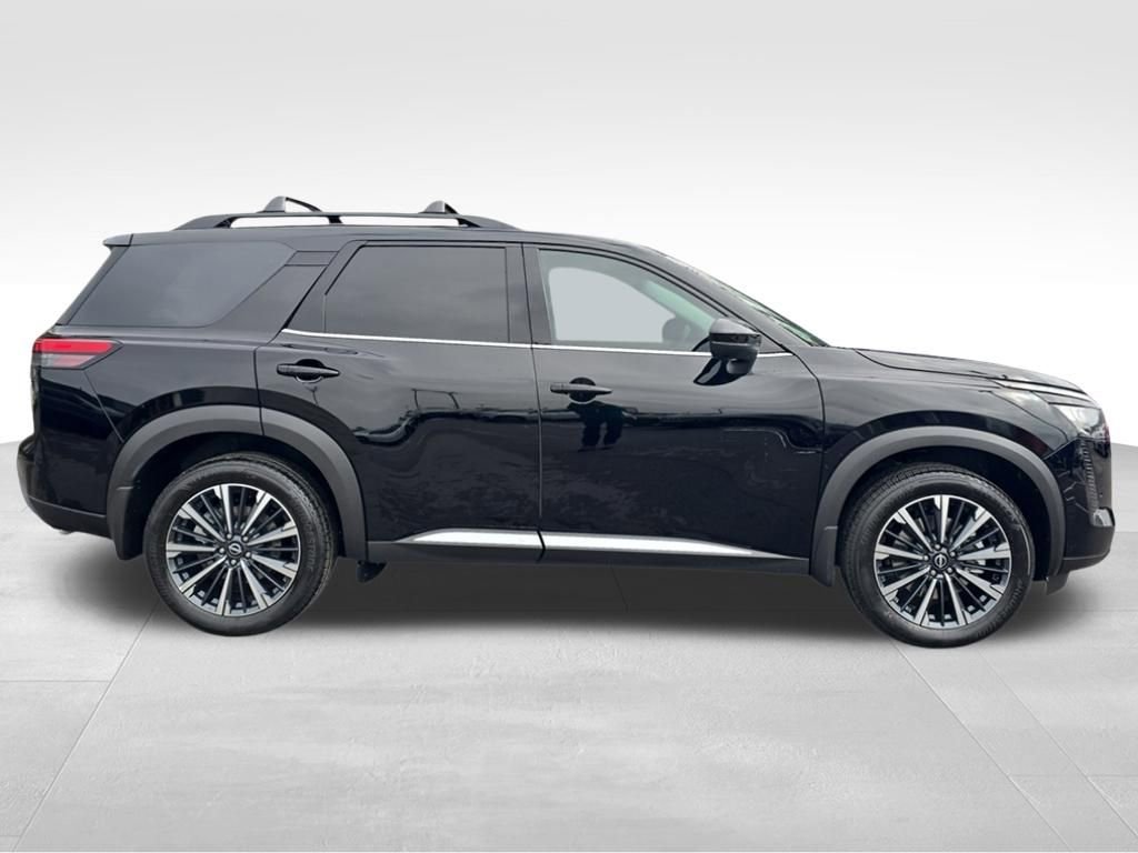 New 2026 Nissan Pathfinder Platinum w/ Cargo Package image 7