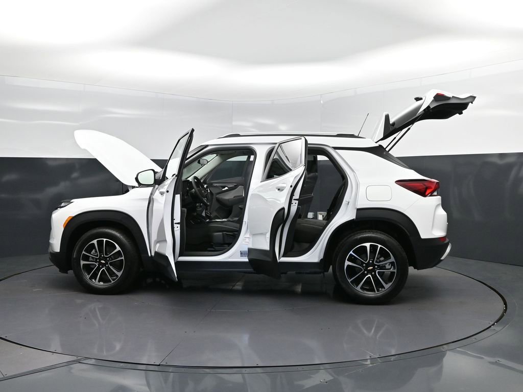 New 2026 Chevrolet TrailBlazer LT w/ LT Cold Weather Package FWD image 46