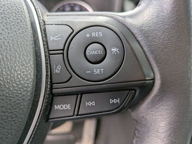 Used 2021 Toyota RAV4 XLE w/ Convenience Package AWD/4WD image 10