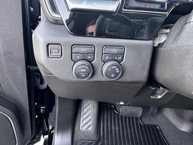 Used 2022 Chevrolet Silverado 1500 LT image 16