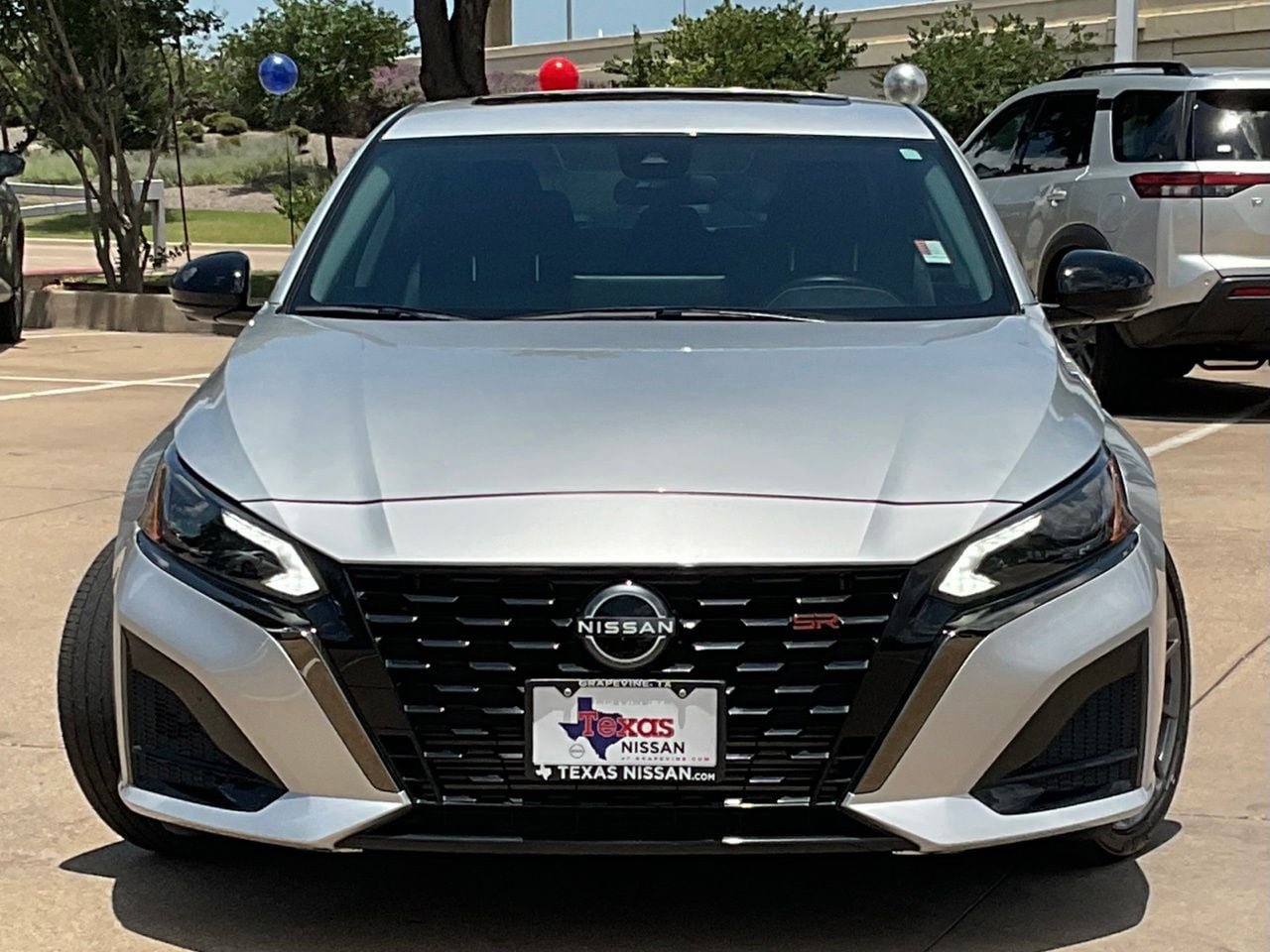 Used 2024 Nissan Altima 2.0 SR FWD image 2