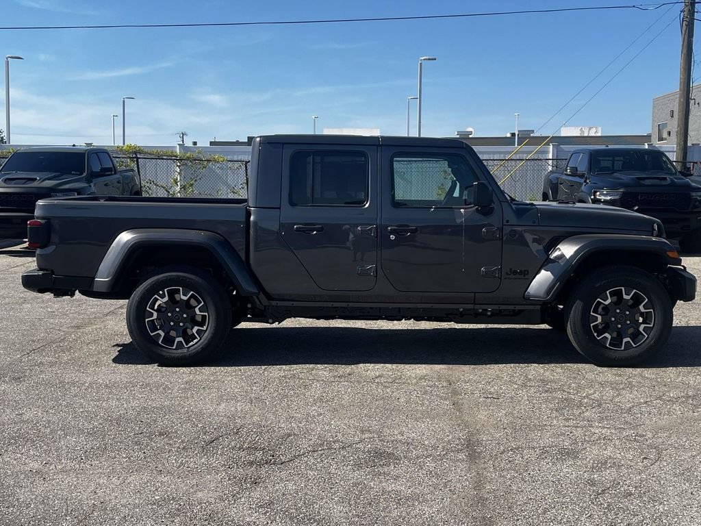 New 2026 Jeep Gladiator Sport AWD/4WD image 2