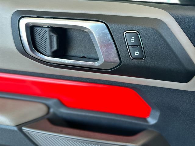 Used 2022 Ford Bronco Wildtrak image 14