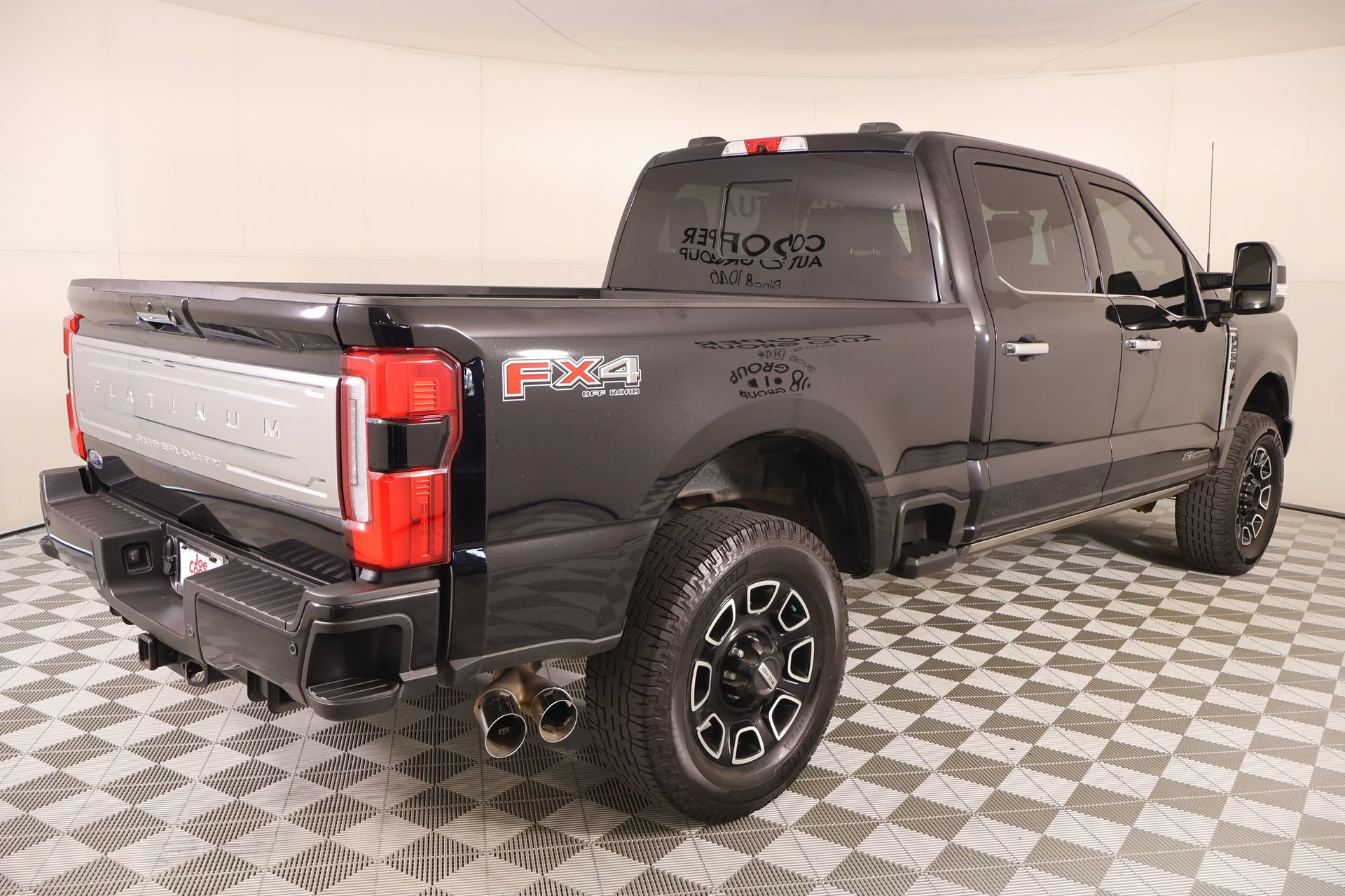 Used 2024 Ford F250 Platinum w/ FX4 Off-Road Package AWD/4WD image 22