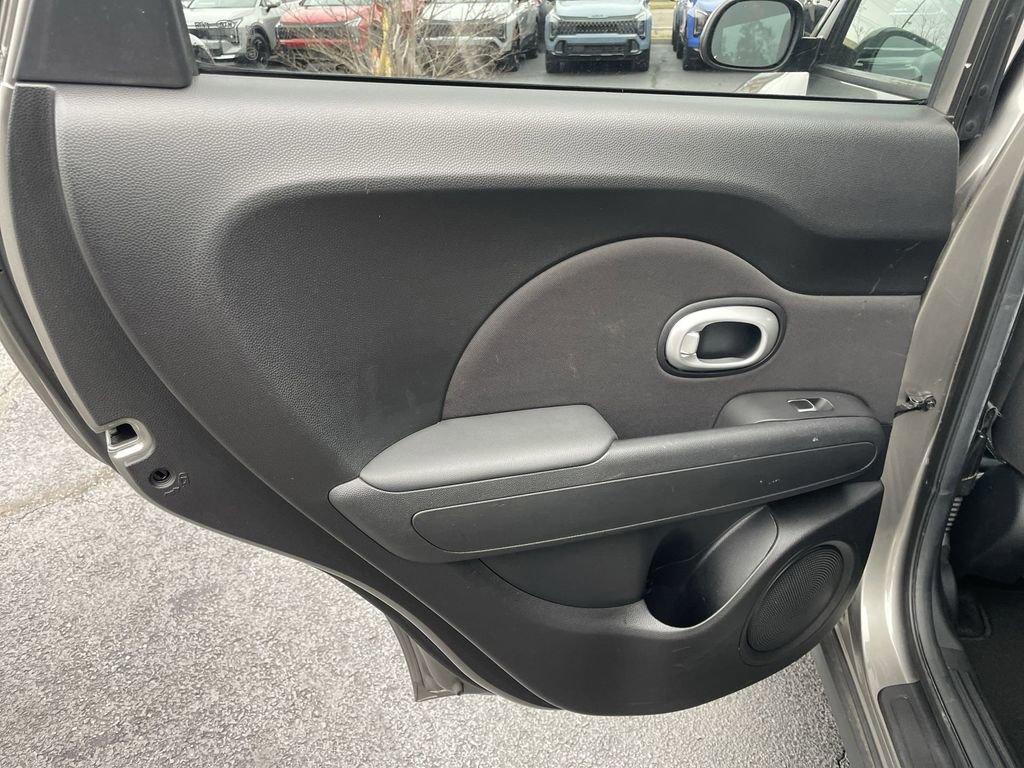 Used 2018 Kia Soul FWD image 19